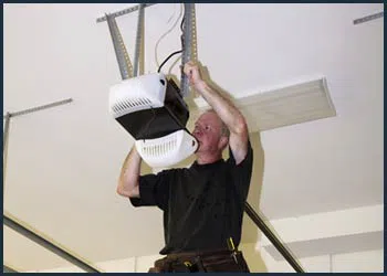 Garage Doors Store Repairs Bolton, MA 978-983-3149 - cont-gdr-door-opener-08m